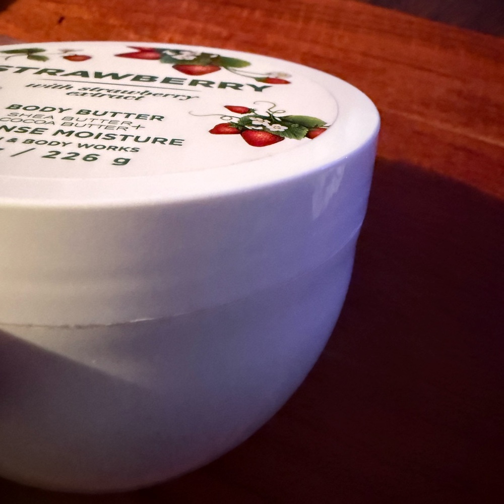 Bath & Body Works Strawberry Body Butter with Shea and Cocoa - Picture 2 of 7